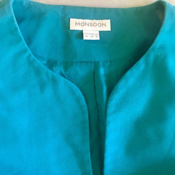 Short blazer - Picture 2 of 4